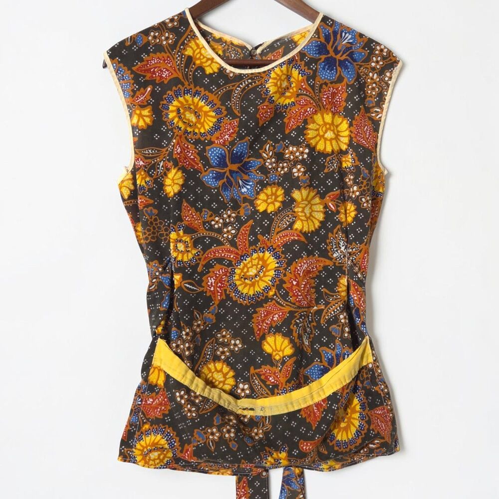 Vintage 70s Gardening Apron Size M Handmade Button Back Floral